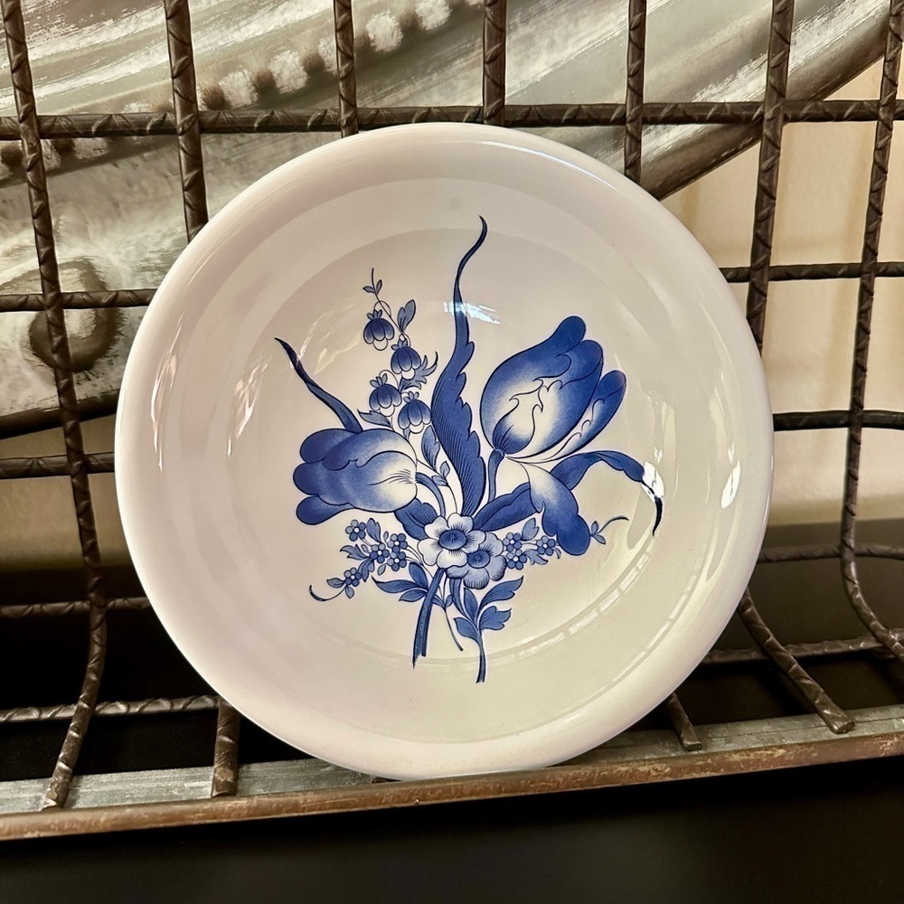 VINTAGE, 6 1/4” SPODE BOWL. IN EXCELLENT CONDITION. MADE IN ENGLAND. - Picture 2 of 6